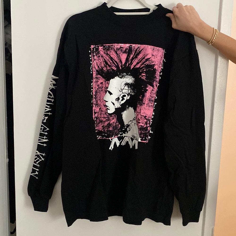 Machine gun Kelly tee purchased in 2021 and never worn.  Size XL black and pink.